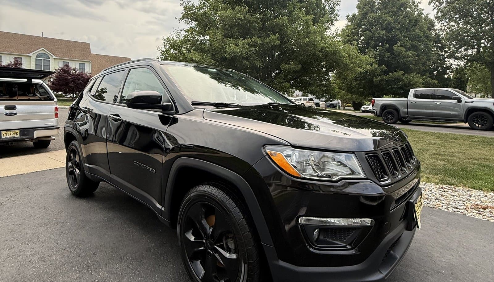 Detailed Jeep Grand Cherokee